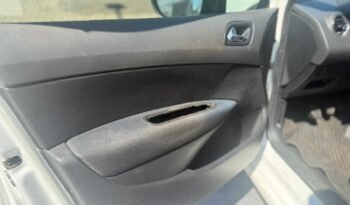 
									PEUGEOT 308 1.6 HDI ALLURE NAV 2014 CON 131.000KM lleno								