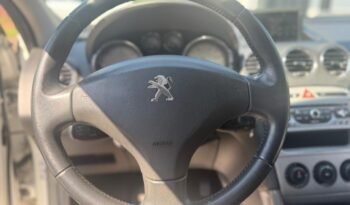 
									PEUGEOT 308 1.6 HDI ALLURE NAV 2014 CON 131.000KM lleno								