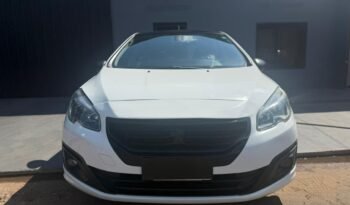 
									PEUGEOT 308 1.6 HDI ALLURE NAV 2014 CON 131.000KM lleno								