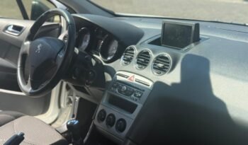 
									PEUGEOT 308 1.6 HDI ALLURE NAV 2014 CON 131.000KM lleno								