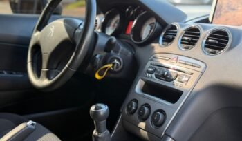 
									PEUGEOT 308 1.6 ALLURE NAV 2013 CON 160.000KM lleno								