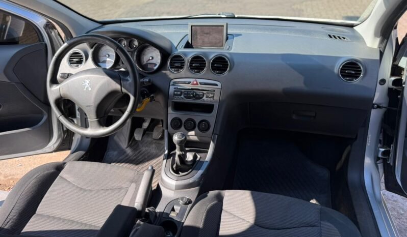 
								PEUGEOT 308 1.6 ALLURE NAV 2013 CON 160.000KM lleno									