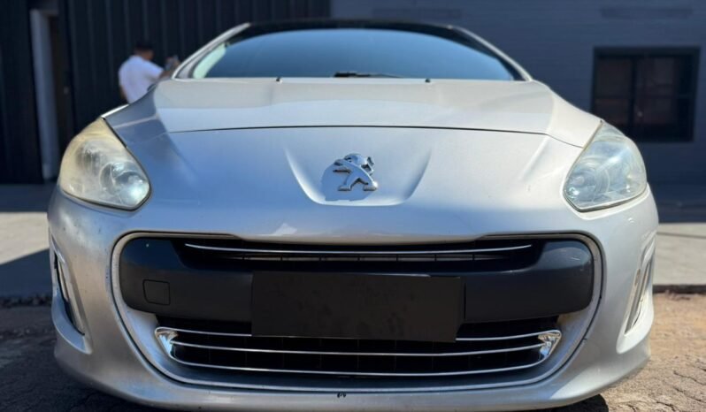 
								PEUGEOT 308 1.6 ALLURE NAV 2013 CON 160.000KM lleno									