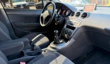 
									PEUGEOT 308 1.6 ALLURE NAV 2013 CON 160.000KM lleno								