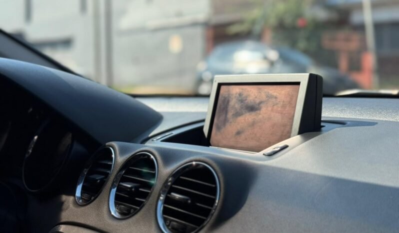 
								PEUGEOT 308 1.6 ALLURE NAV 2013 CON 160.000KM lleno									