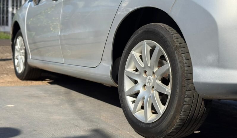 
								PEUGEOT 308 1.6 ALLURE NAV 2013 CON 160.000KM lleno									