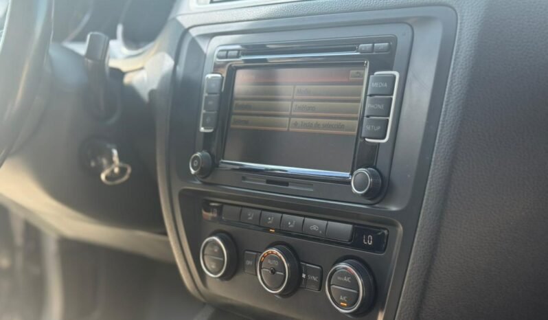 
								VOLKSWAGEN VENTO 2.5 170HO ADVANCE PLUS 2015 CON 169.000KM. lleno									