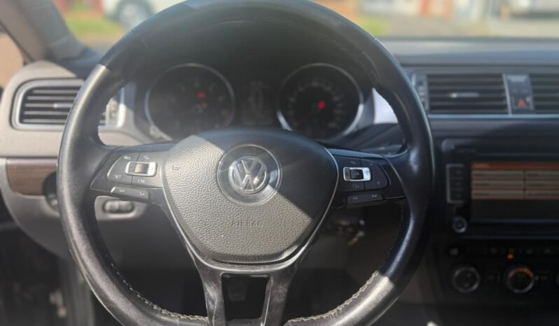 
								VOLKSWAGEN VENTO 2.5 170HO ADVANCE PLUS 2015 CON 169.000KM. lleno									