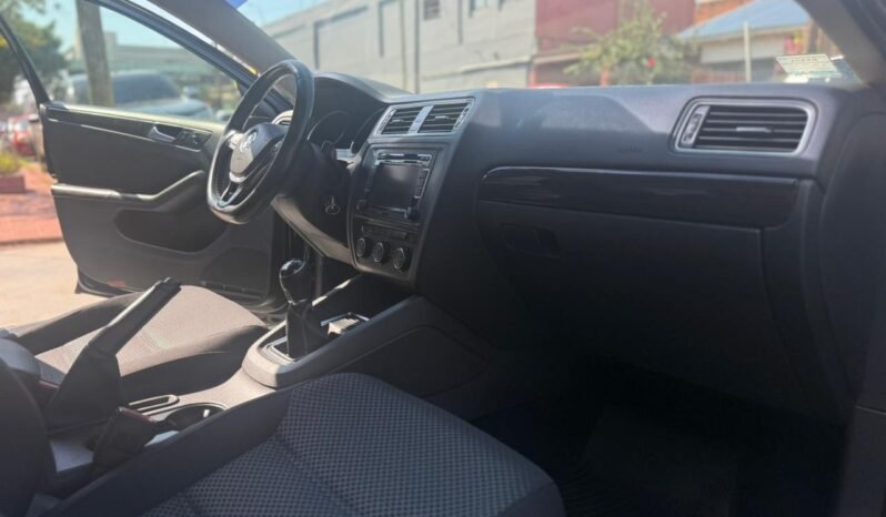 
								VOLKSWAGEN VENTO 2.5 170HO ADVANCE PLUS 2015 CON 169.000KM. lleno									